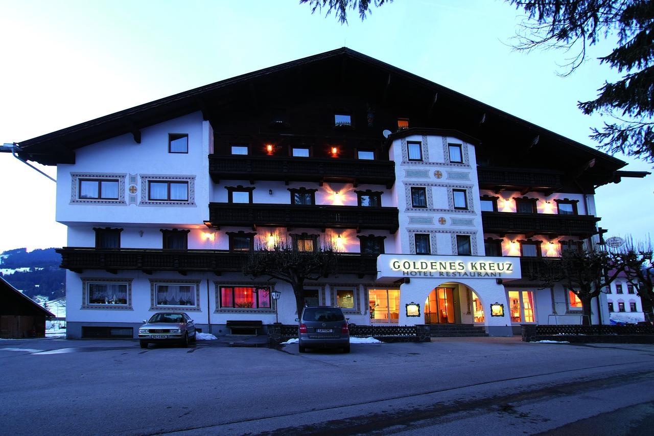 Hotel Goldenes Kreuz Таннгайм Екстер'єр фото