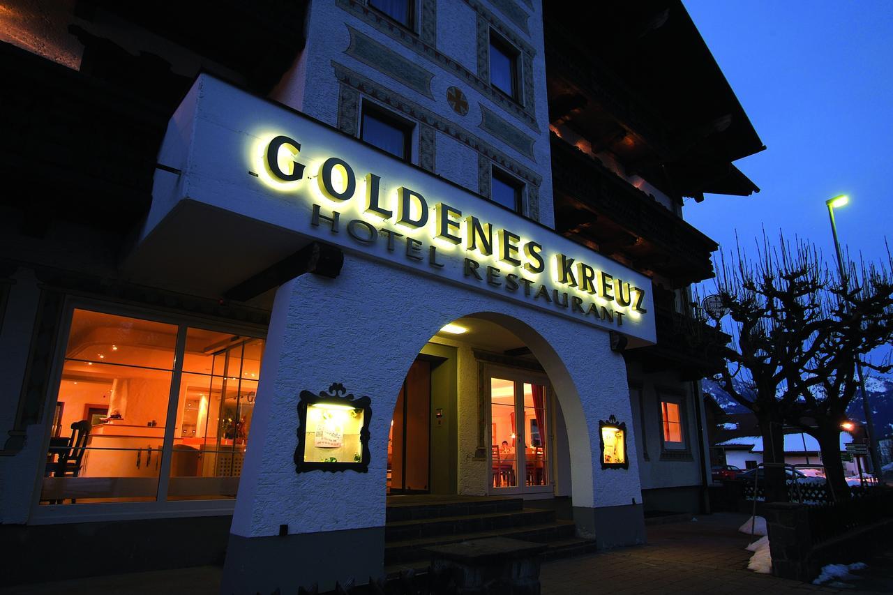 Hotel Goldenes Kreuz Таннгайм Екстер'єр фото