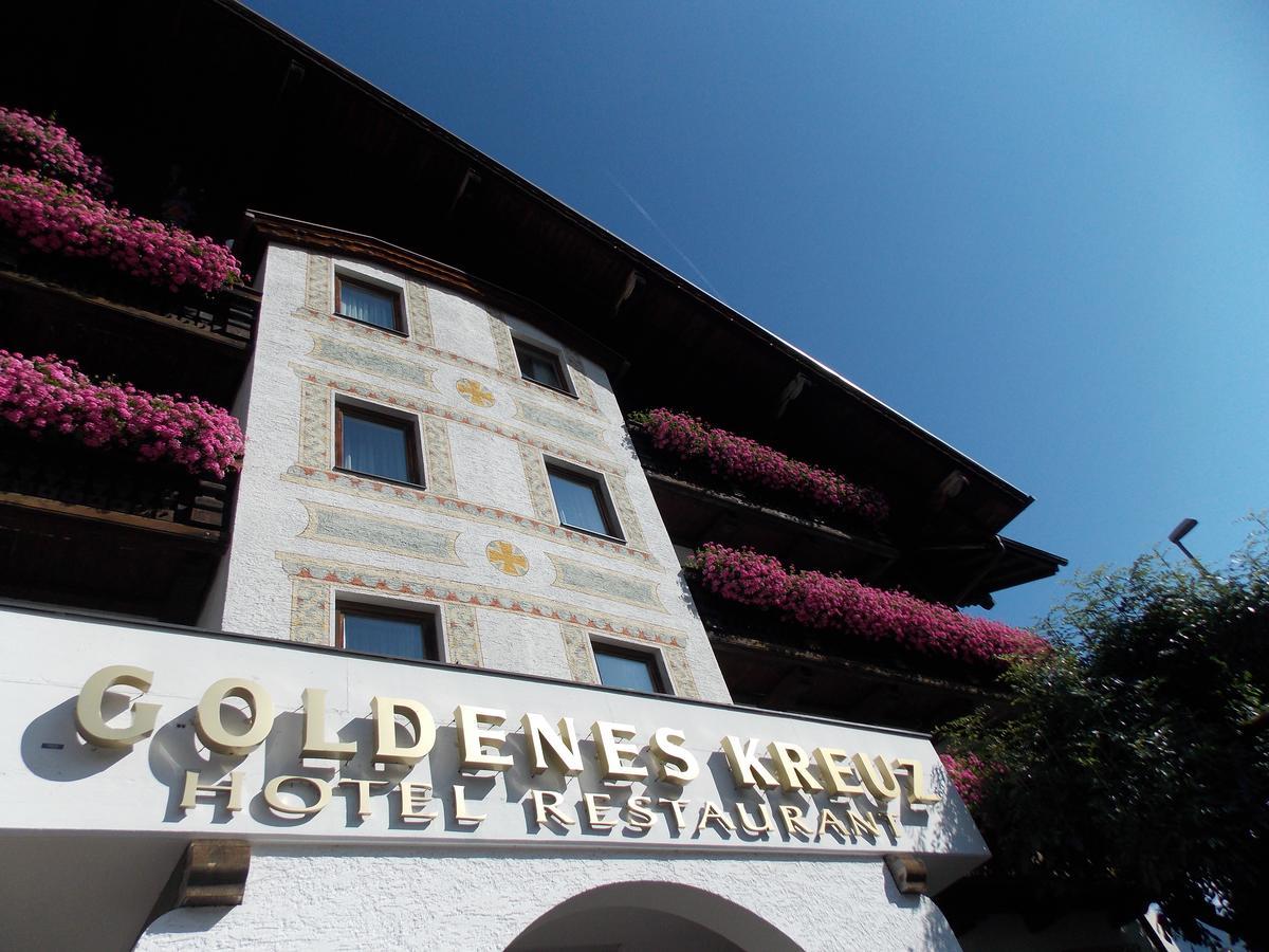 Hotel Goldenes Kreuz Таннгайм Екстер'єр фото