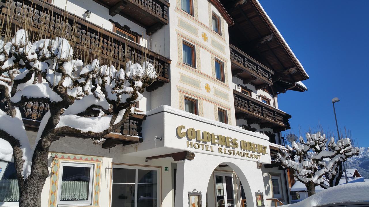 Hotel Goldenes Kreuz Таннгайм Екстер'єр фото