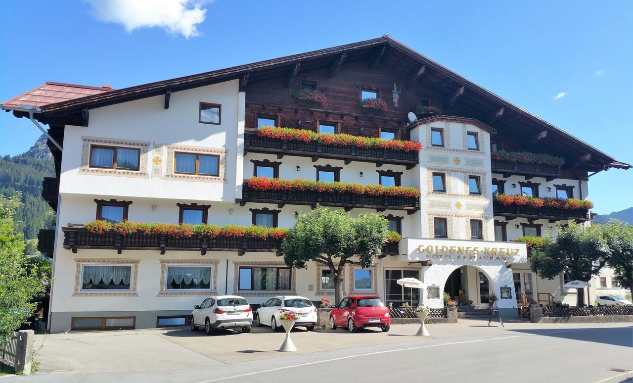 Hotel Goldenes Kreuz Таннгайм Екстер'єр фото