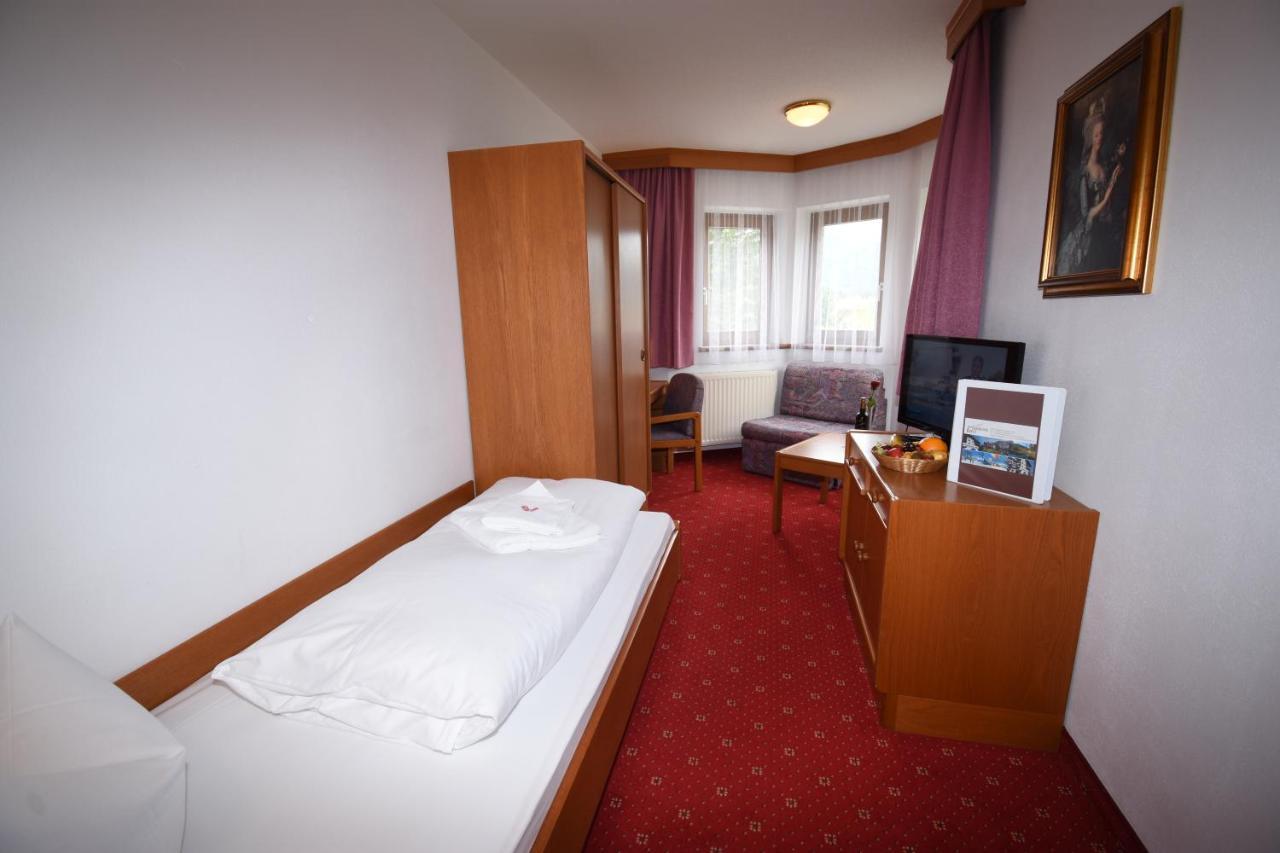 Hotel Goldenes Kreuz Таннгайм Екстер'єр фото